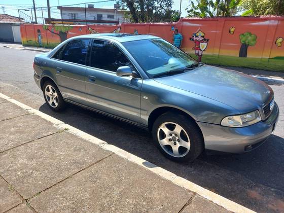 AUDI A4 2.4 V6 30V GASOLINA 4P TIPTRONIC